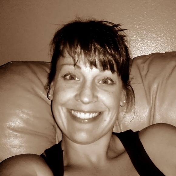 Meet your Posher, Kim - Picture 1 of 1